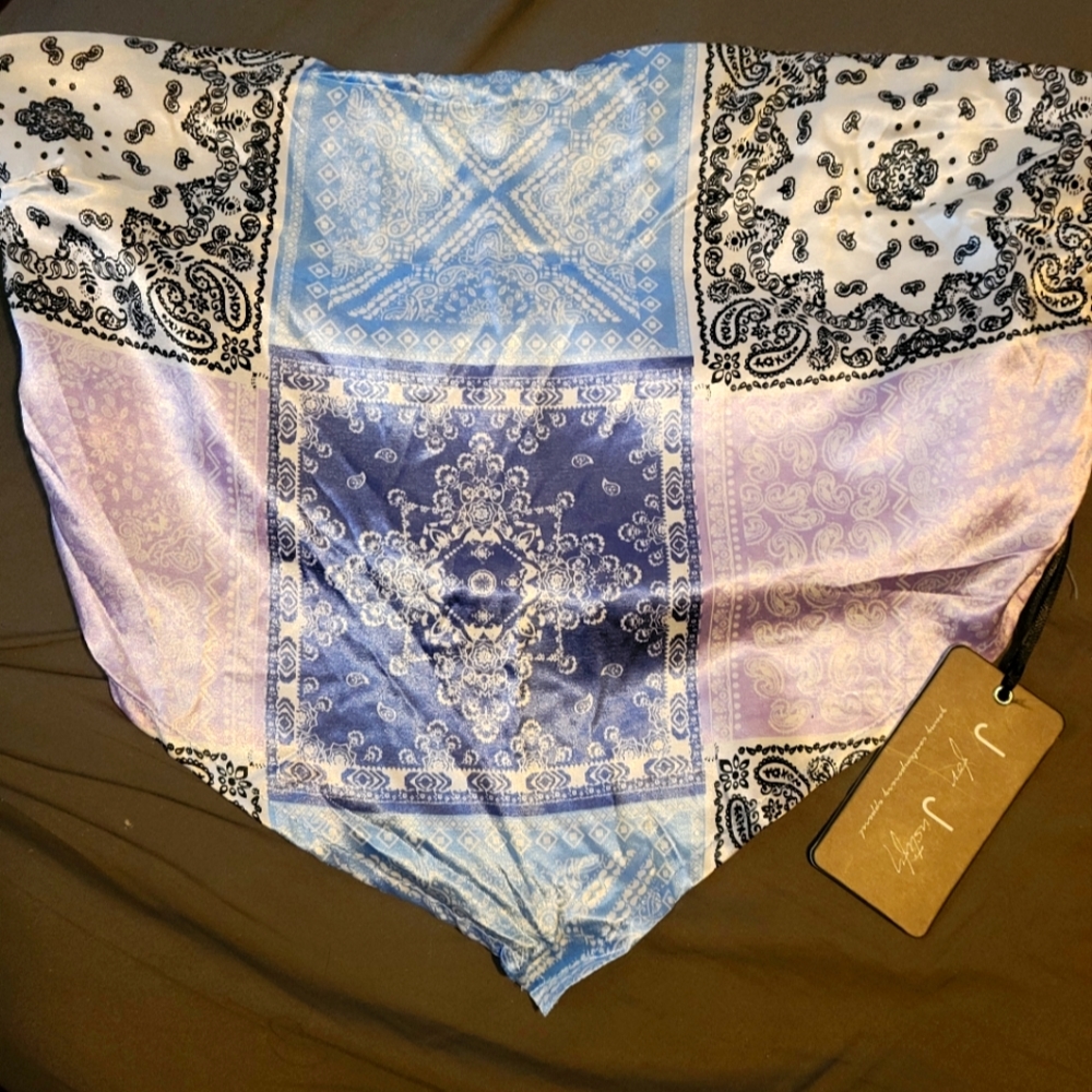 Sleeveless crop top